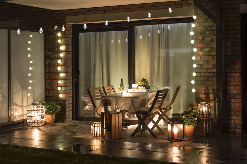 outdoor-patio-with-lights